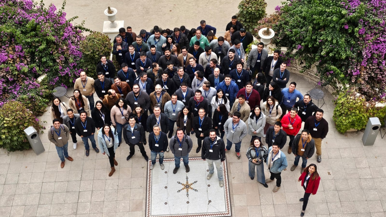 Jornada Integración MBA UChile Las Majadas de Pirque foto grupal toma desde arriba ordenados